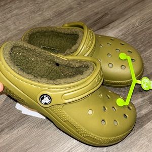 Crocs lined faux fur clogs